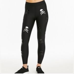 NWOT Ultracor for Soul Cycle Ultra Lux Scatter Patent Skull Leggings, Small
